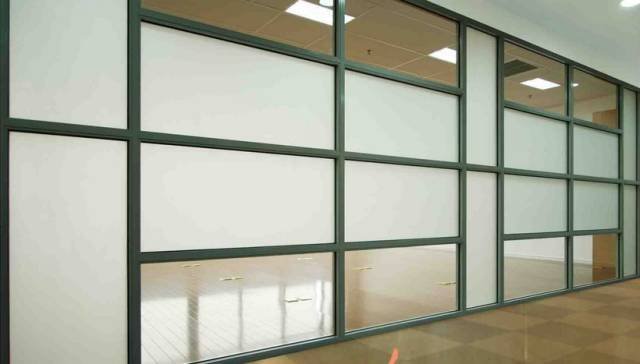 什么是玻璃隔斷，玻璃隔斷安裝
